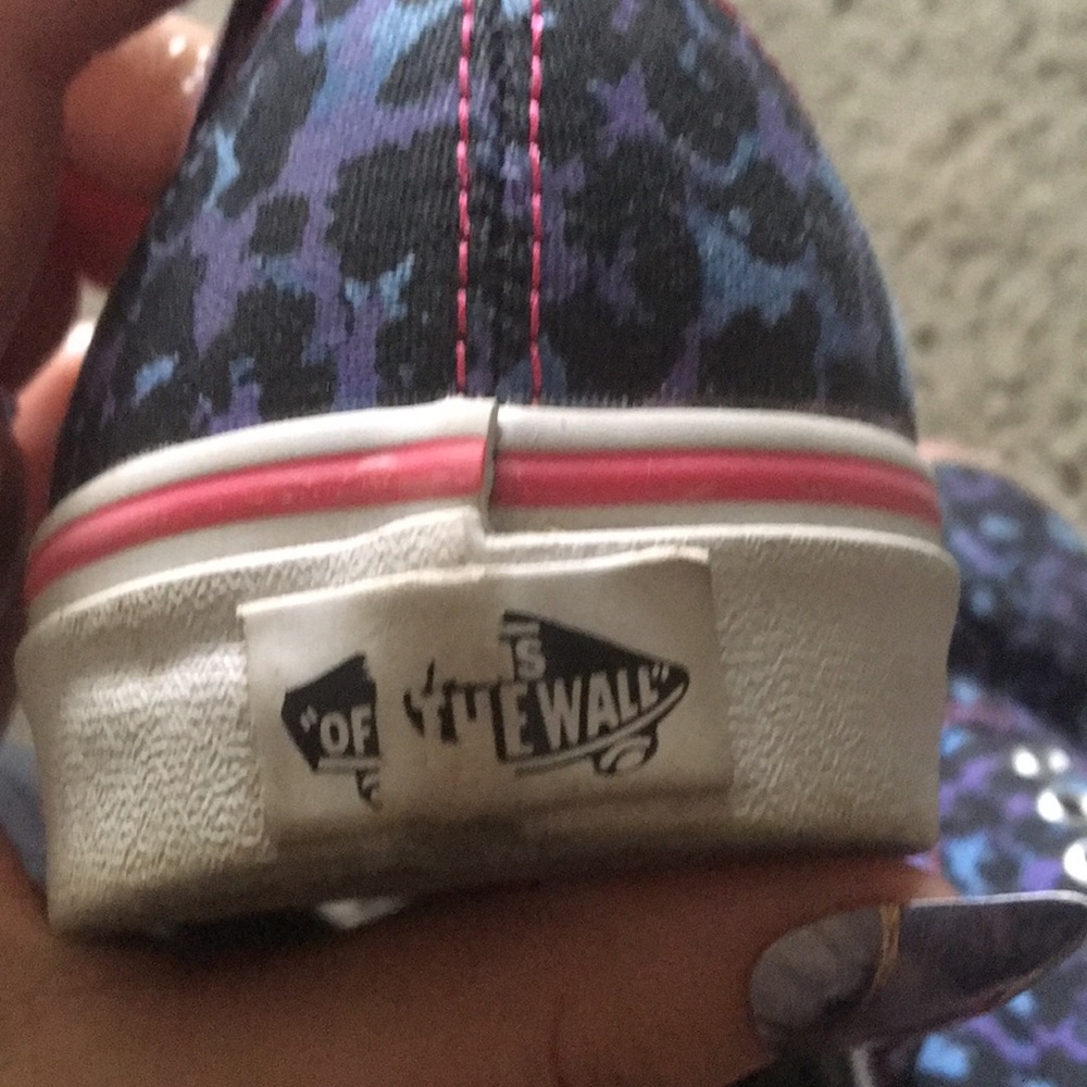 Vans - Picture 5 of 6